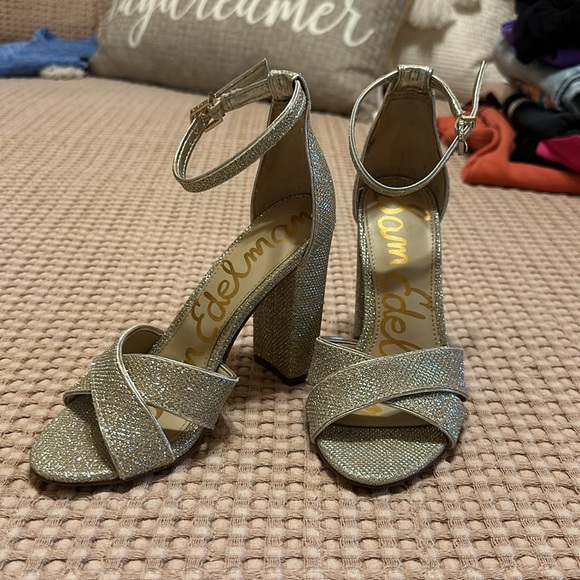 Sam Edelman Gold Heels Size 4 New. Sparkling. 3.5 inch heels - Picture 2 of 4